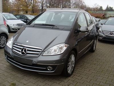 Gebraucht Mercedes A180 Elegance 116 PS (85 kW) 2009 Grau Limousine