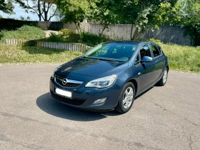 Gebraucht Opel Astra Eco 100 PS (73 kW) 2010 Blau Kleinwagen