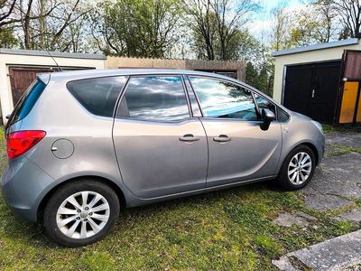 Usata Opel Meriva 140 CV (102 kW) 2012 Marrone Monovolume