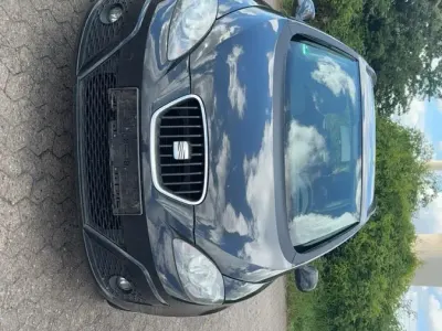 Używany Seat Altea XL 105 KM (77 kW) 2011 Czarny Minivan