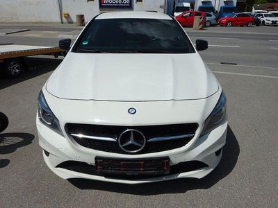 Gebraucht Mercedes CLA220 Shooting Brake 177 PS (130 kW) 2016 Weiß Kombi
