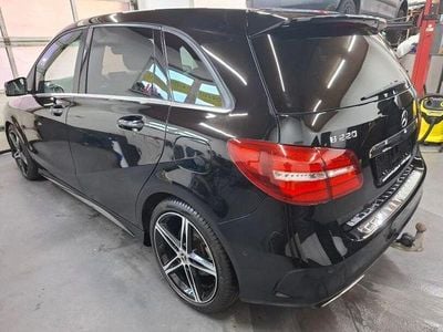 Gebraucht Mercedes B220 AMG 184 PS (135 kW) 2015 Schwarz Van / Kleinbus