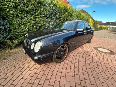 Usata Mercedes E430 Avantgarde 279 CV (205 kW) 1997 Nero Berlina