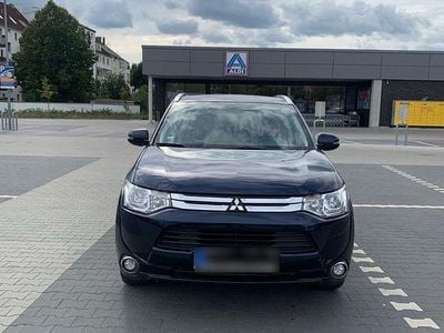 Gebraucht Mitsubishi Outlander Plus 150 PS (110 kW) 2015 Blau SUV