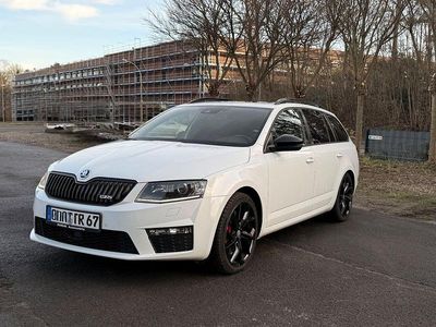 Weiß Gebraucht 2017 Skoda Octavia RS Kombi | 16.899 € (Fairer Preis)