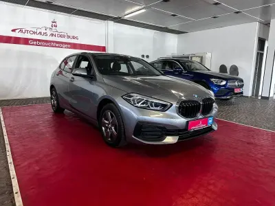 Gebraucht BMW 118 150 PS (110 kW) 2022 Skyscraper grau metallic Kleinwagen