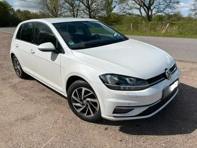Gebraucht VW Golf VII Sound 125 PS (91 kW) 2018 Weiß Limousine