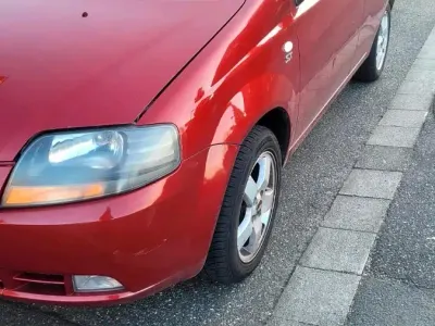 Używany Chevrolet Kalos 94 KM (69 kW) 2007 Czerwony Sedan/Limuzyna