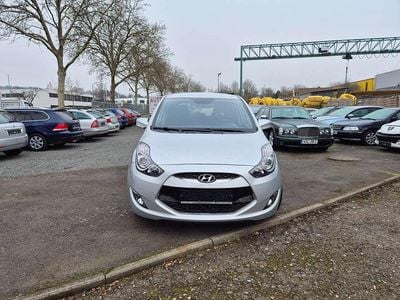 Gebraucht Hyundai ix20 Passion 125 PS (91 kW) 2012 Silber met. Kleinwagen