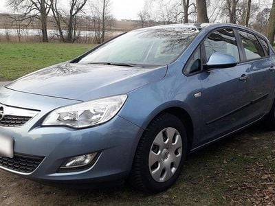 Gebraucht Opel Astra Edition 115 PS (84 kW) 2010 Blau Limousine