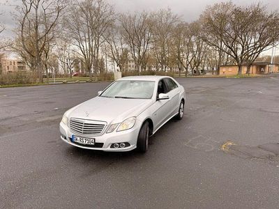 Gebraucht Mercedes E250 Elegance 204 PS (150 kW) 2009 Silber Limousine