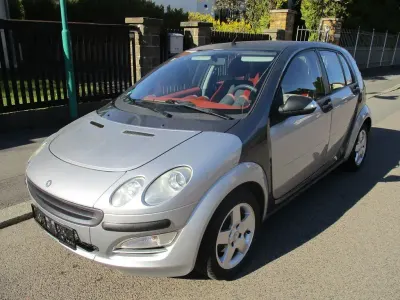 Usado Smart ForFour 109 HP (80 kW) 2005 Prateado Citadino