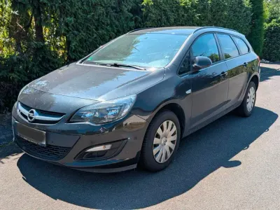 Gebraucht Opel Astra 116 PS (85 kW) 2015 Schwarz Kombi