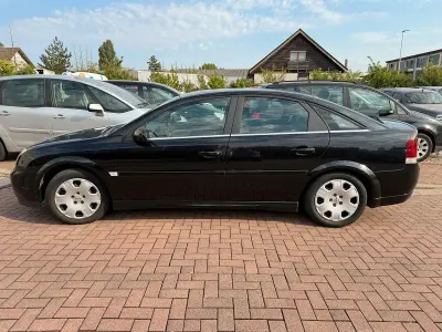 Gebraucht Opel Vectra 122 PS (89 kW) 2003 Schwarz Limousine
