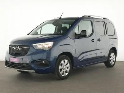 Gebraucht Opel Combo Life Ultimate 131 PS (96 kW) 2023 Ozean blau Van / Kleinbus