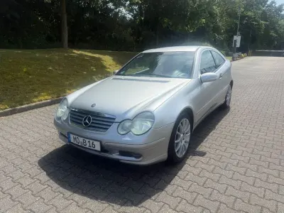 Gebraucht Mercedes C180 129 PS (94 kW) 2002 Grau Coupé