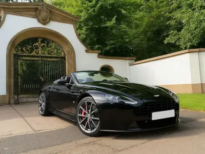 Gebraucht Aston Martin V8 Vantage 436 PS (320 kW) 2015 Schwarz Cabrio