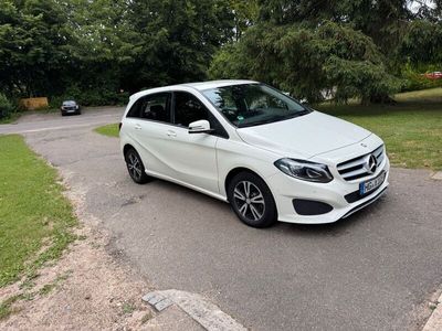 Mercedes B200