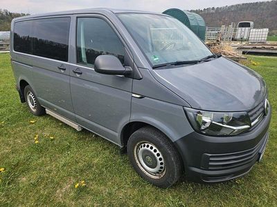 Gebraucht VW T6 150 PS (110 kW) 2016 Grau Van