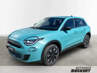 Neu Fiat 600 101 PS (74 kW) 2026 Blau SUV