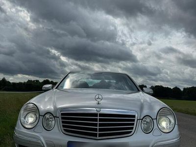 Mercedes E200