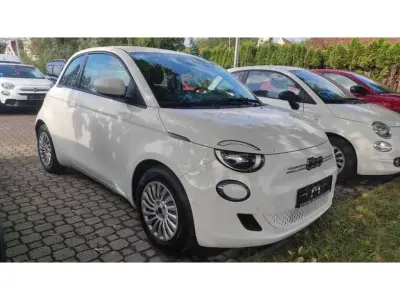 Gebraucht Fiat 500e 86 kW (118 PS) 2024 Gelato weiß Kleinwagen