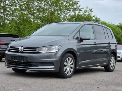 Gebraucht VW Touran Comfortline 150 PS (110 kW) 2017 Grau Van / Kleinbus