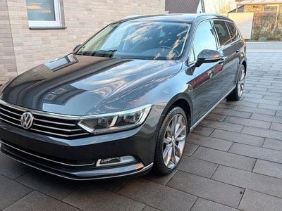 Gebraucht VW Passat Highline 190 PS (139 kW) 2018 Grau Kombi