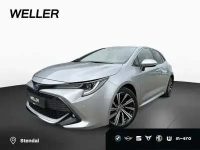 Używany Toyota Corolla 2023 Srebrny Sedan/Limuzyna