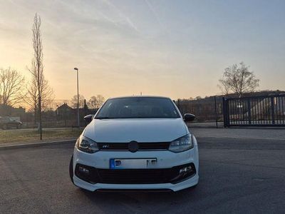 Second-hand VW Polo R-line 110 CP (80 kW) 2017 Alb Hatchback