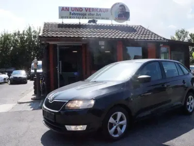 Gebraucht Skoda Rapid Ambition 105 PS (77 kW) 2014 Schwarz Kleinwagen