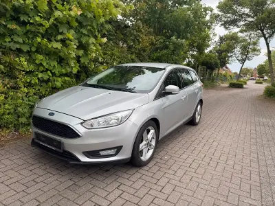 Gebraucht Ford Focus 105 PS (77 kW) 2015 Silber Kombi