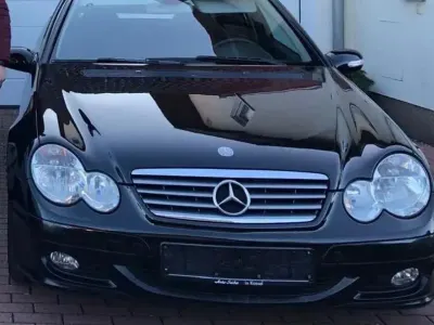Gebraucht Mercedes C180 143 PS (105 kW) 2005 Schwarz Coupé
