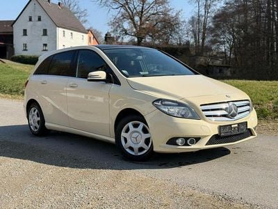 Usata Mercedes B180 109 CV (80 kW) 2012 Monovolume