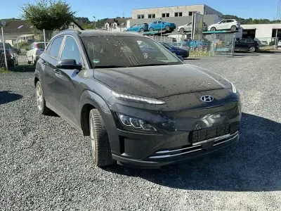 Gebraucht Hyundai Kona Trend 150 kW (204 PS) 2022 Schwarz SUV