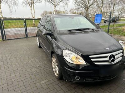 gebraucht Mercedes B180 Mercedes - BenzCDI *SPORT*AUTOMATIK*PANO*