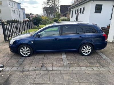 gebraucht Toyota Avensis 2.2l D4D