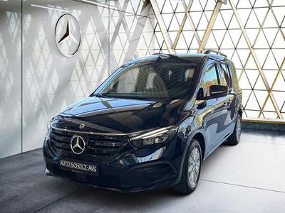 Gebraucht Mercedes 200 22 kW (30 PS) 2024 Blau Van / Kleinbus
