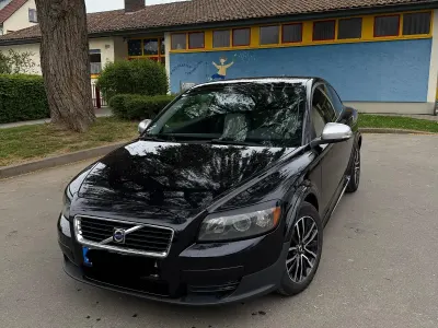 Second-hand Volvo C30 R-Design 140 CP (102 kW) 2009 Negru Hatchback