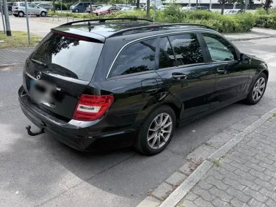 Gebraucht Mercedes C180 120 PS (88 kW) 2011 Schwarz Kombi
