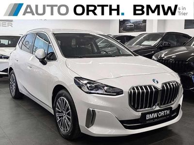 Mineralweiß Gebraucht 2022 BMW 220 Luxury Line Van / Kleinbus | 28.800 € (Fairer Preis)