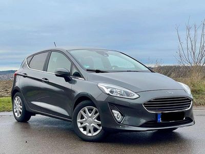 Grau Gebraucht 2018 Ford Fiesta Titanium Limousine | 12.500 € (Fairer Preis)