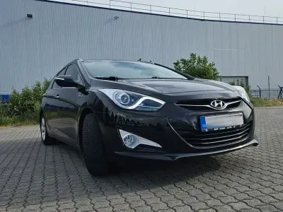Gebraucht Hyundai i40 Style 116 PS (85 kW) 2013 Schwarz Kombi