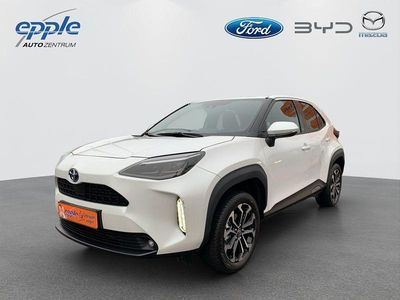 Gebraucht Toyota Yaris Cross Team 116 PS (85 kW) 2023 Platinumweiß perleffekt SUV