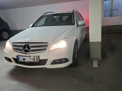 Gebraucht Mercedes C180 120 PS (88 kW) 2011 Weiß Kombi