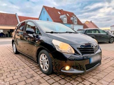 Usata Toyota Verso Travel 126 CV (92 kW) 2011 Nero Monovolume