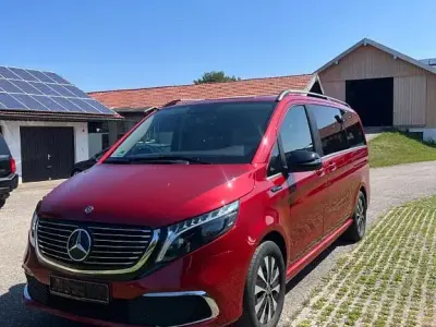Gebraucht Mercedes EQV300 150 kW (204 PS) 2021 Rot Van / Kleinbus