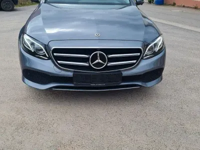 Gebraucht Mercedes E300 306 PS (225 kW) 2019 Grau Kombi