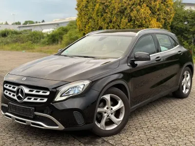 Gebraucht Mercedes GLA180 122 PS (89 kW) 2019 Schwarz SUV