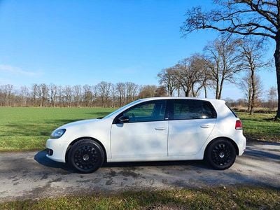 Gebraucht VW Golf VI Style 102 PS (75 kW) 2011 Weiß Kleinwagen